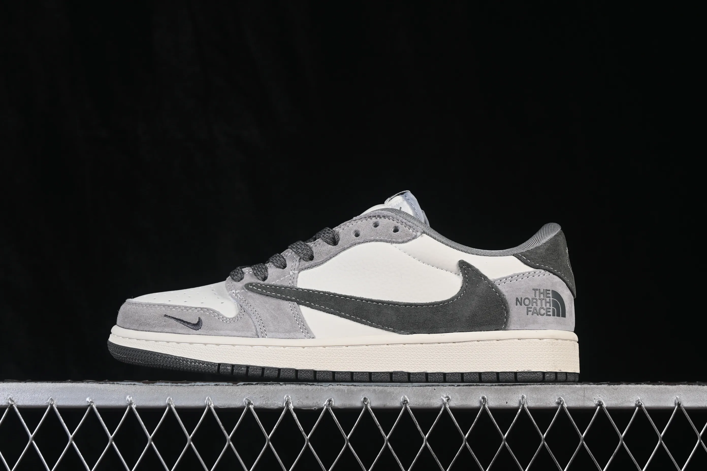 All categories Air Jordan Jordan series basketball shoes Air Jordan 1 Low High-end customized low-top sneakers Travis Scott x Fragment Design x Air Jordan 1 Low OG SP AJ1 Joe 1 joint model low-top cultural casual sneakers XS2025-093